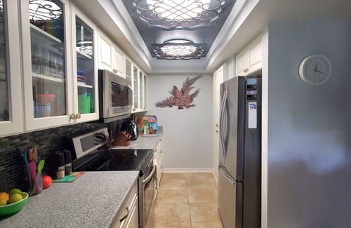 New Smyrna Beach Casa | 🧜‍♀️MAY, HS NEAR BEACH NCAU 2BR/2.5 🌴SLEEPS 7-POOL-CLOSE 2 FLAGLER🐬 GARAGE