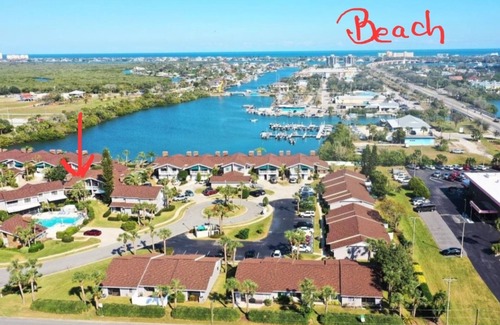 New Smyrna Beach Casa | 🧜‍♀️MAY, HS NEAR BEACH NCAU 2BR/2.5 🌴SLEEPS 7-POOL-CLOSE 2 FLAGLER🐬 GARAGE