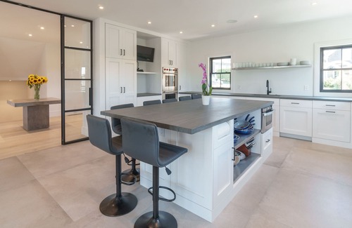 Nantucket Town Casa | LAST MINUTE DEAL 8/23! Luxurious Nantucket Compound - Pool, Spa, Private Office.