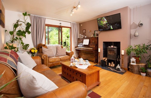 Alness Casa | Last-Minute | Double Room, Field Views + Parking