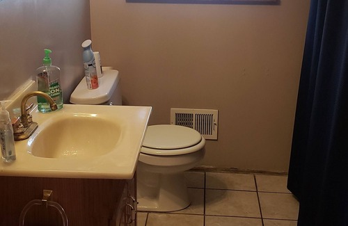 Audubon Casa | Last minute Louder than life bedroom. Walking distance.