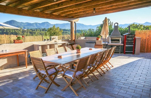 San Terenzo Monti Casa | OFERTA DE ÚLTIMO MINUTO: Villa exclusiva, piscina, barbacoa