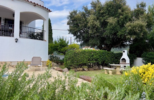 Calonge Villa | Estilo catalán chalets con piscina y vistas al mar
