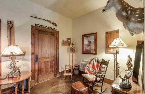 Bandera Cama Y Desayuno | Last Outpost Bandera Ranch House