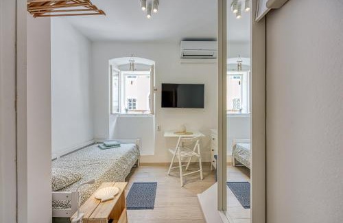 Cove Murtar Hotel | Lasta Lošin Town Rooms - Happy Rentals