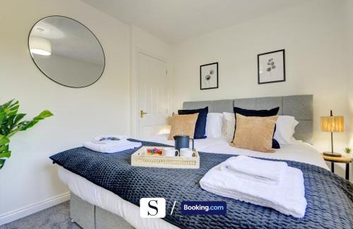 Walton Apartamento | LastMinOffer 10pc Off I A Cute 2BR Semi-Detached Home I Dedicated Off-street Parking I Garden I Wifi I Short Term Let by SILVA I Long Term Rates Available