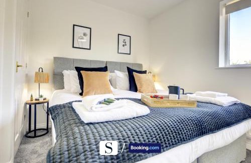 Walton Apartamento | LastMinOffer 10pc Off I A Cute 2BR Semi-Detached Home I Dedicated Off-street Parking I Garden I Wifi I Short Term Let by SILVA I Long Term Rates Available