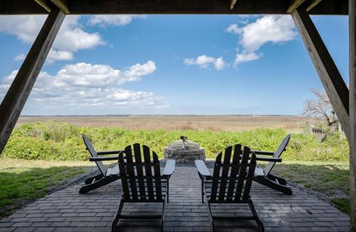 Caswell Beach Casa | Late For The Sky by Oak Island Accommodations
