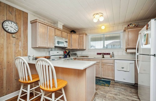 Caswell Beach Casa | Tarde para el cielo: 3 BR / 2 BA casa en Caswell Beach, para 6 personas