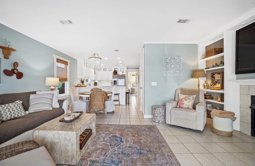 Port St. Joe Cabaña | Lower Summer 2025 Rates for Open Days! 3 BR/3 BA Cottage -DOG FRIENDLY!