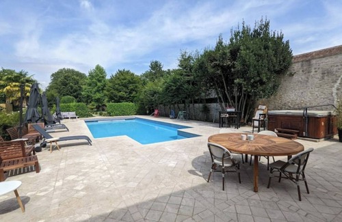La Chapelle la Reine Casa | Latelier Avec Jardin, Piscine, Jacuzzi !