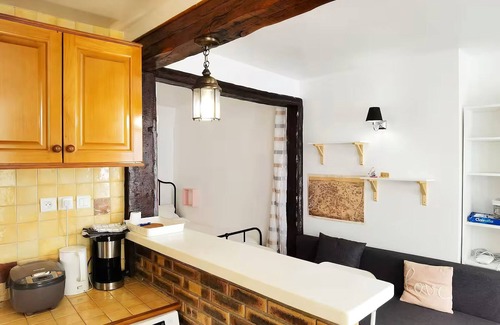 5th Arrondissement Apartamento | Latin Quarter Stay for 4 near Panthéon/Near Metro/Paris Centre