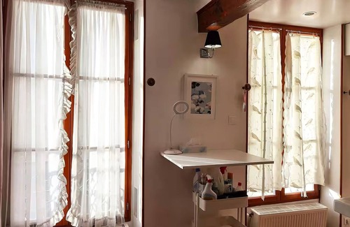 5th Arrondissement Apartamento | Latin Quarter Stay for 4 near Panthéon/Near Metro/Paris Centre