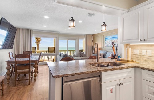Fort Bay Condominio | ¡NUEVO LISTADO! Latitud 29! Espectaculares vistas al mar!1BD / 2BA. Duerme 6