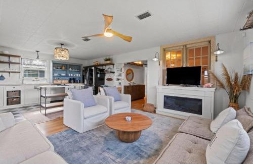 Fort Morgan Pines Casa | Latitude Adjustment Beach House