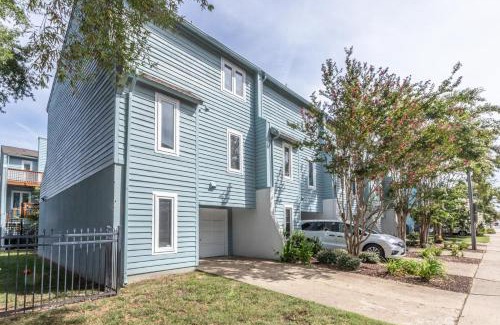 Northeast Virginia Beach Casa | Latitude Adjustment