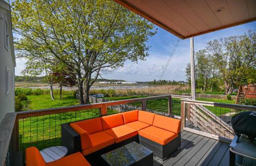 Pine Point Casa | Latitude Adjustment Walk to Beach & Dining