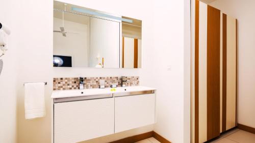 Black River Apartamento | Latitude By Horizon Holidays