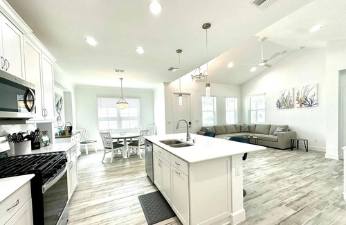 Daytona Beach Cabaña | Latitudes Margaritaville Daytona Beach, 55+ Community