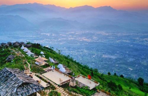 Tram Tau Hotel | Lau Camping Phình Hồ