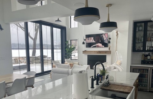 Lauderdale Lakes Casa | Lauderdale Lakes Waterfront Home Docks On Both Sides -Amazing Sunrises & Sunsets