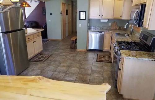 Thompsonville Casa | Laughing Moose Lodge: Premier Large Group Crystal Mountain Resort Golf/Ski