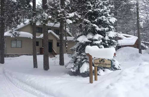 Thompsonville Casa | Laughing Moose Lodge: Premier Large Group Crystal Mountain Resort Golf/Ski
