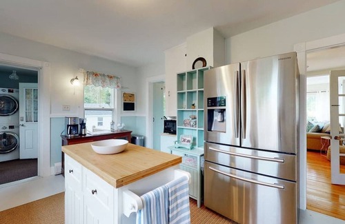 Pemaquid Beach Casa | Laughton House & Cottages