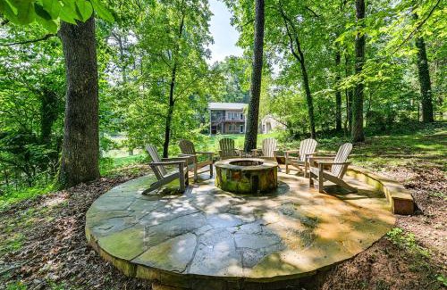 Mount Mourne Casa | Launch and Dock Lake Norman Retreat with Scenic Deck