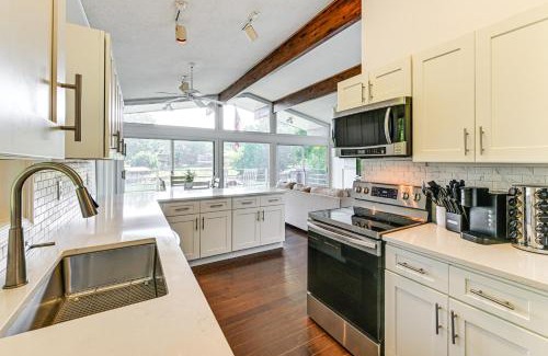 Mount Mourne Casa | Launch and Dock Lake Norman Retreat with Scenic Deck