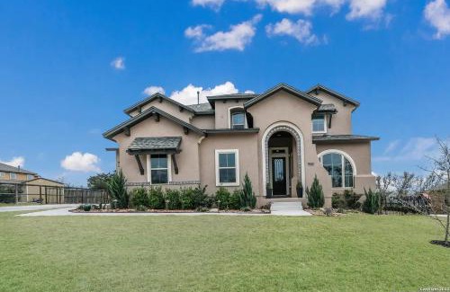 Helotes Casa | Launch Pad- A Birdy Vacation Rental