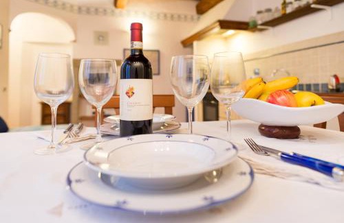 Sant' Ambrogio Apartamento | Laura Holiday House