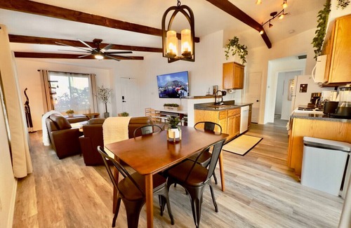 Yuma Casa | Laura Way · Peaceful, 3BR+King Home W/BBQ, Fire Pit & Huge TV!