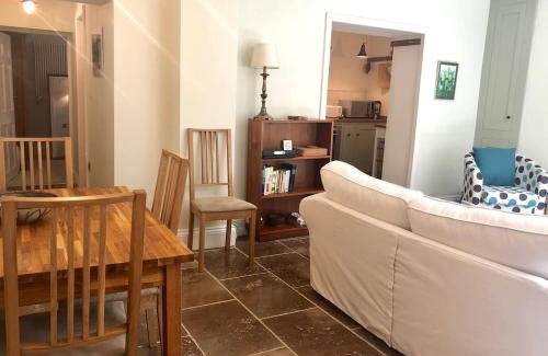 Upper Town Apartamento | Lauras Townhouse Apartments Garrard's Retreat