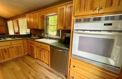Peak Creek Casa | Laurel Winds-Riverfront, WIFI, Fireplace, Firepit, Covered Porch