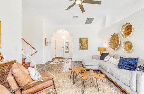 Oro Valley Casa | Laurel Wood
