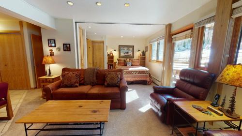 Snowmass Village Casa | Laurelwood Condominiums 408