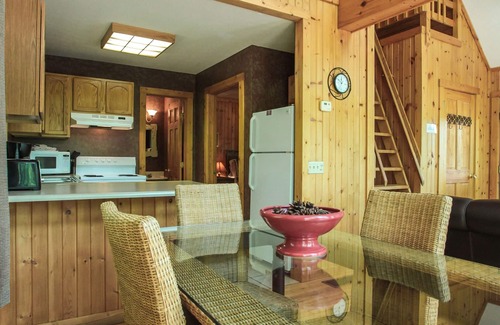 Logan Cabina | Laurelwood | Hocking Hills