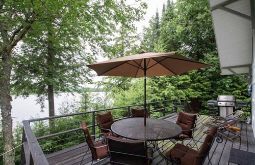 Harrington Cabaña | Laurentian Lakeside Cottages 49, 3-season, 3-bedroom, 1.5 bath cottage sleeps 6