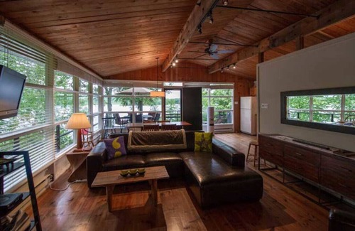Harrington Cabaña | Laurentian Lakeside Cottages 49, 3-season, 3-bedroom, 1.5 bath cottage sleeps 6