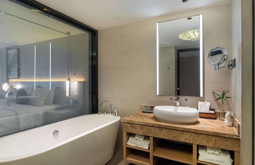 Tianhe Center Hotel | Lavande International Hotel Guangzhou TaiKoo Hui Square Shipaiqiao Metro Station Branch - Free Shuttle Bus to Canton Fair Complex During Canton Fair Period