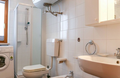 Gionghi-Cappella Apartamento | Lavarone Apartamento ROSA bañada por el sol con ascensor y Wi-Fi gratuito