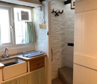 Clun Casa | Lavender Cottage, 3 School Road, Clun, Shropshire