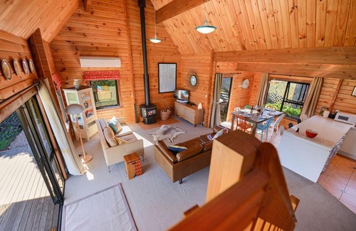 Hanmer Springs Casa | Lavender Cottage - Hanmer Springs Holiday Home