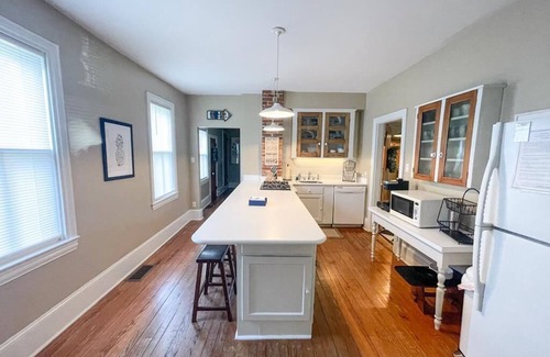 West Cape May Casa | Lavender Dreams By The Sea (4 BR/ 2 BA) PET FRIENDLY home in WEST CAPE MAY!