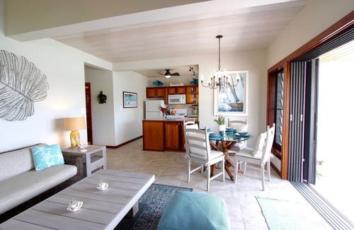 Estate Enighed Condominio | Ático Lavender Hill con grandes vistas de Cruz Bay Beach, arrecifes e islas más allá