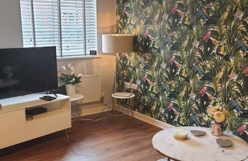 Norwich Casa | LAVENDER HOUSE, 3 BEDROOM HOUSE, PRIVATE PARKING