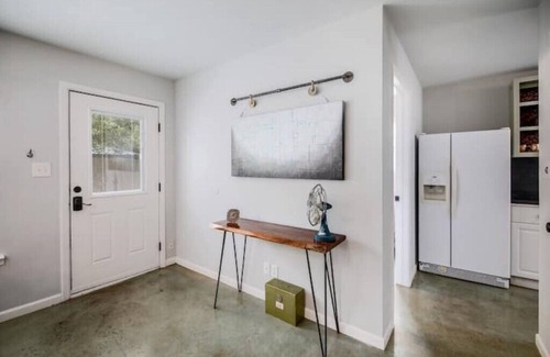 Brentwood Casa | Lavender House - Central Austin