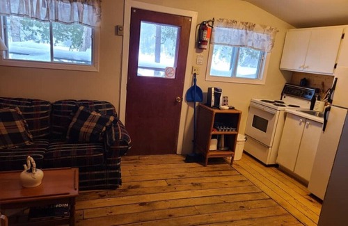 Papineau-Cameron Cabaña | LaVerendyre Cottage
