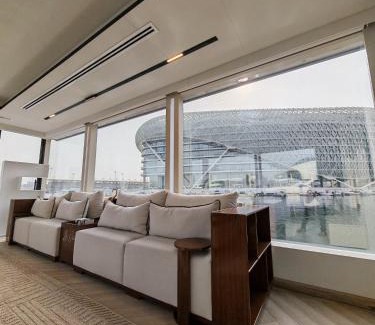 Abu Dhabi Alquiler De Eote | Lavie Yachts